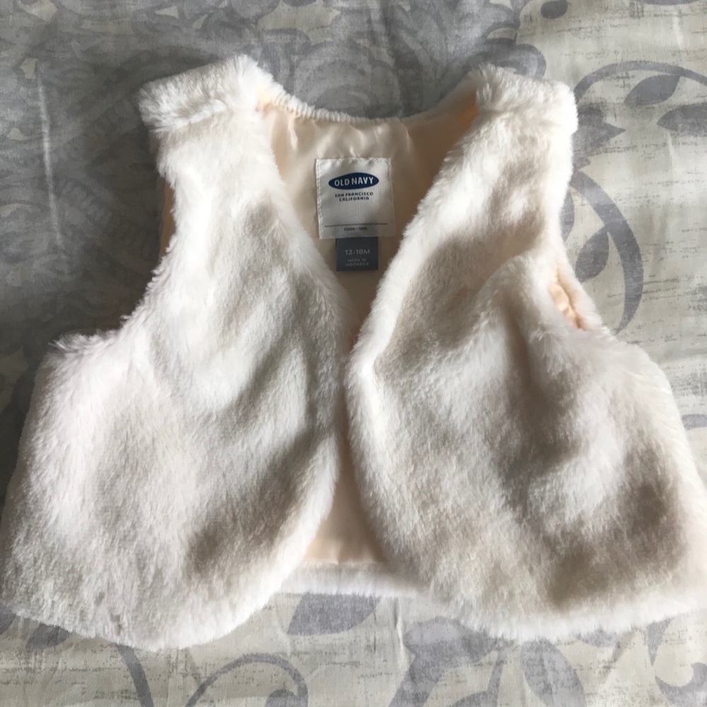 Old Navy White Fur Vest Size 12-18 mos